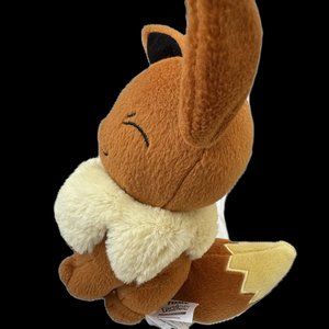 Pokemon Eevee Eyes Closed and Smiling Tomy Plush Stuffed Toy Nintendo 7 " NWOT